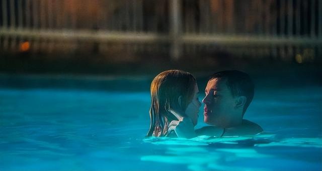 无法被丈夫满足!妮可基嫚与小鲜肉大玩BDSM 《乖女孩》自愿当小狗