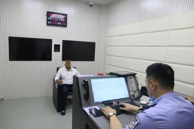 美女连喝10瓶啤酒后意外搭上“顺风车”,事后后悔不已