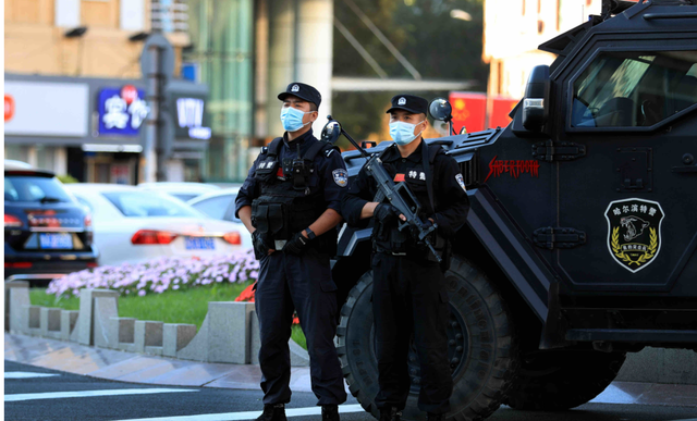 堪比狂飙!美女公安副局长狂言:背后的靠山不可动摇,结局打脸