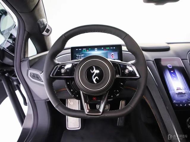 仰望U9首台车下线了!四电机+云辇-X,比亚迪百万超跑将交付......