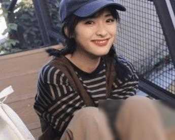 花式夸女朋友的自拍文案 即使是后脑勺也是惊人的美貌