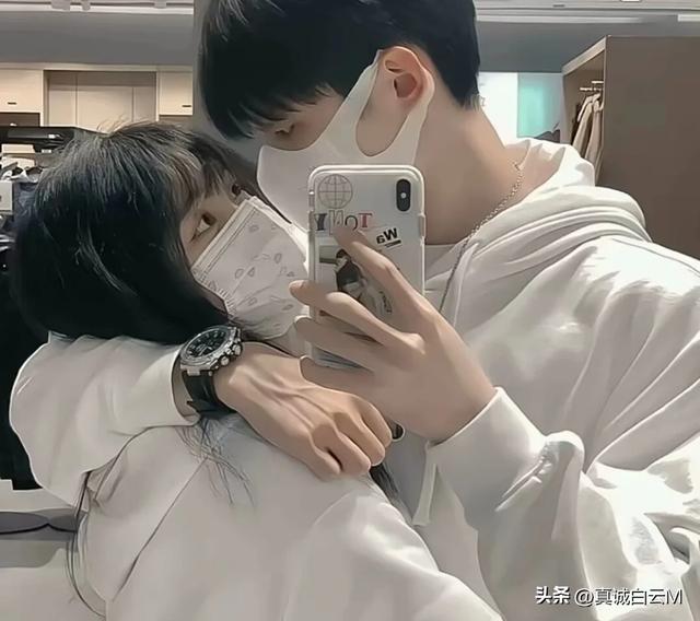 男女亲热时，怎样判断女人是动了真感情？