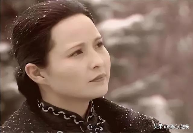 演过“宋庆龄”的16位女星，谁像国母本尊再现，谁赶鸭子上架？