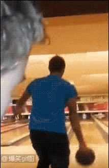 美女,我想知道你是怎么躺进去的