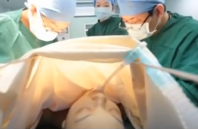 2014年,美女拒绝上司求爱后被对方老婆报复剪双乳,后来如何