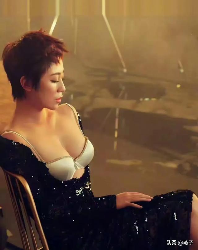 玛丽:魅力女神《男人装》时尚大片、时尚与美丽交织人生