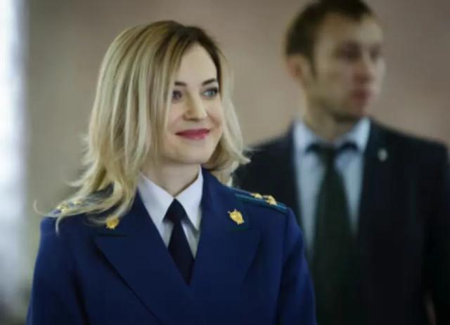 乌克兰美女检察官娜塔莉亚:因高颜值红遍全球,被普京钦点为少将