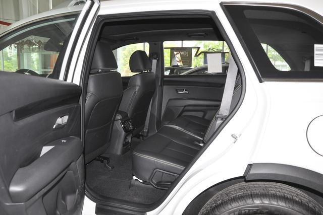 容易被忽视的一款合资七座SUV,配2.0T发动机!静态解析起亚KX7