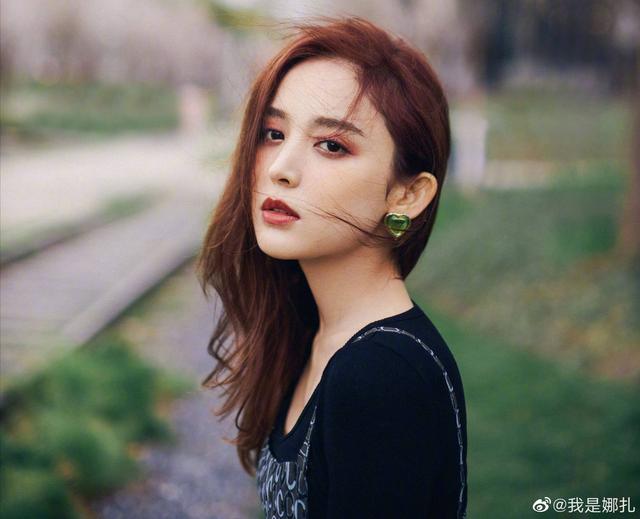 女网红撞脸热巴,被赞比本尊还美,网红圈为热度都在碰瓷明星?