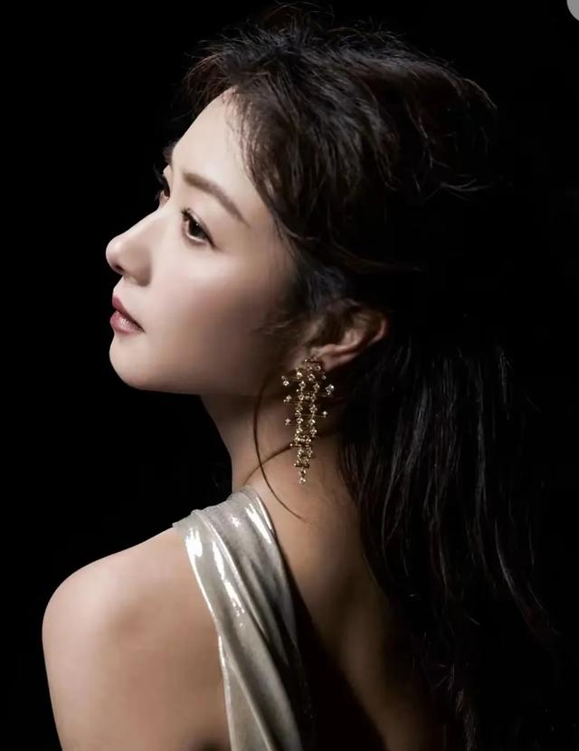 万茜的鼻子真是美到词穷啊,是和天仙同框都能平分秋色的那种绝了