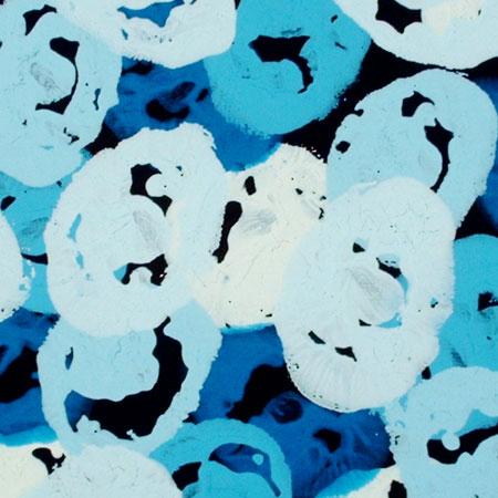 美女画家用傲人胸部作画,作品被花花公子创始人收藏