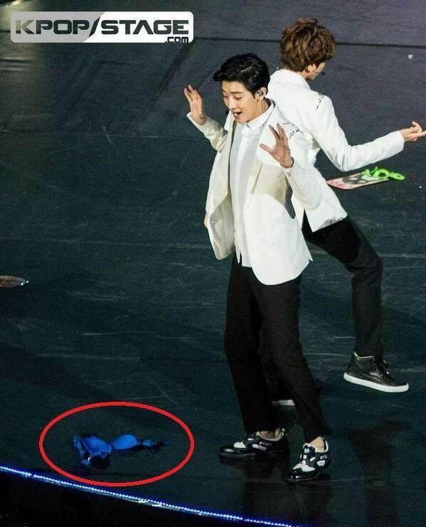 严肃讨论,五月天一共在演唱会上捡到过多少件内衣