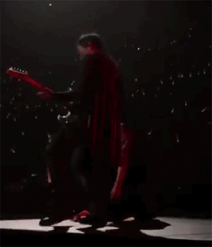 严肃讨论,五月天一共在演唱会上捡到过多少件内衣