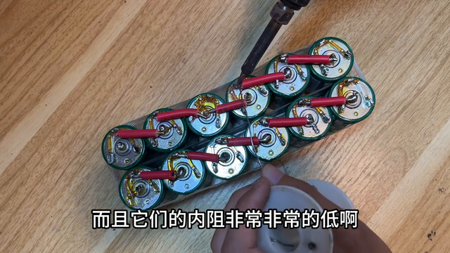 超级法拉电容汽车启动。