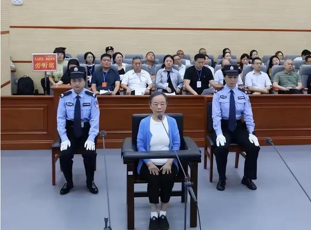 69岁女厅官胡世莲 涉权色交易!风光背后的贪腐丑闻曝光