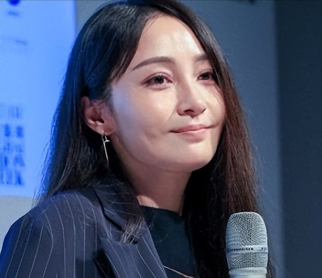 江南多美女,这4位女星,个个温婉大气,甩“网红脸”几条街