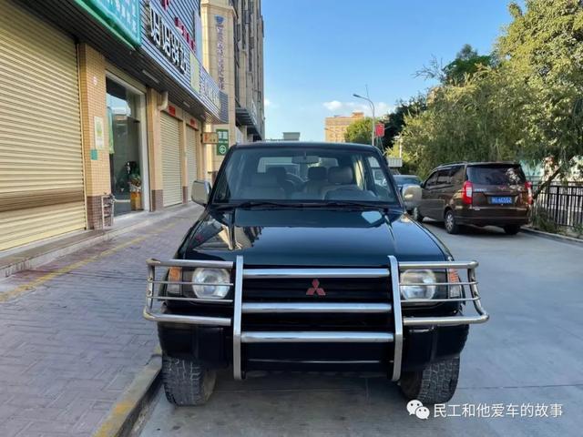 老车群里看到一台两门的二代帕杰罗,关键还是3.0手动档,够牛