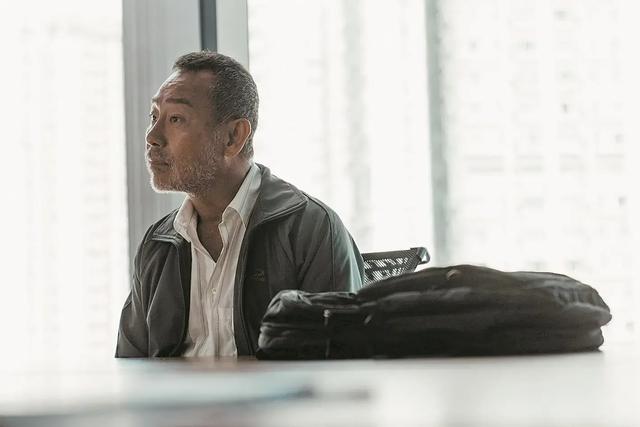 林保怡遭同性强吻引热议，性取向成谜单身至今！