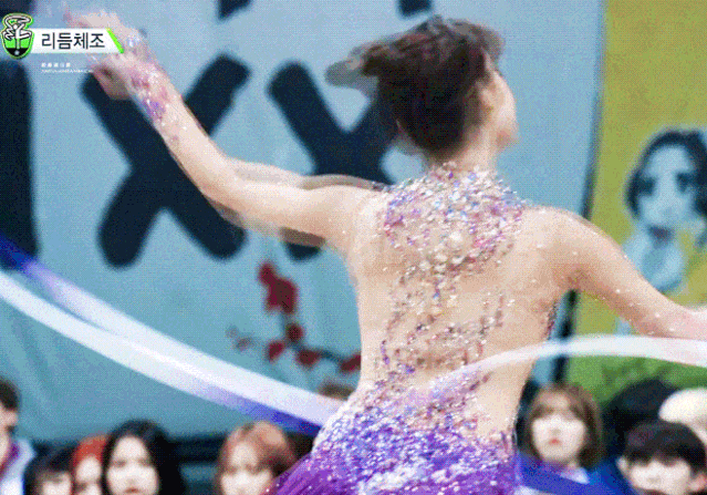 这个98年生的大胸萝莉,当过蔡徐坤导师,和王一博跳过舞:这是妖精转世吧