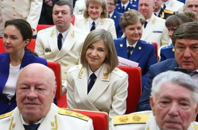 乌克兰美女检察官娜塔莉亚:因高颜值红遍全球,被普京钦点为少将