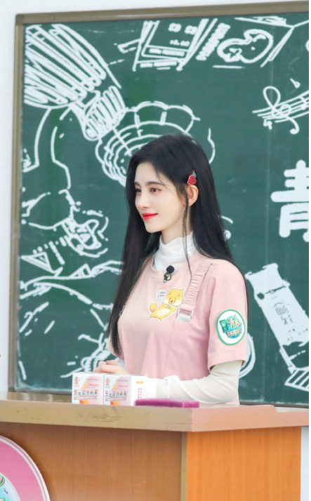 鞠婧祎回应“四千年”称号又上热搜?难道又要翻车?