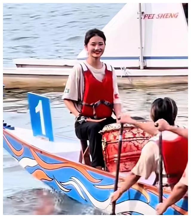 龙舟赛公然使用“美人计”,不讲武德。盘点:10大美女鼓手