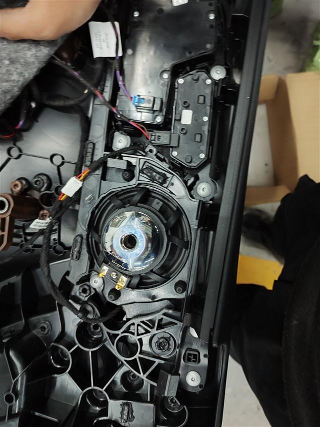 豪车如何改装音响?奔驰G1汽车音响升级德高音响方案