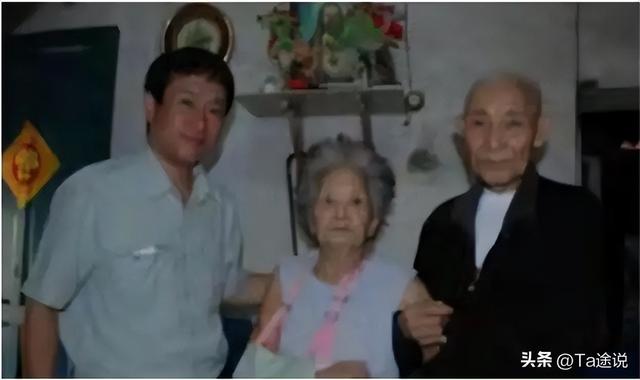 1997年，82岁抗战老兵“三婚”，领证时发现新娘竟是60年前的原配