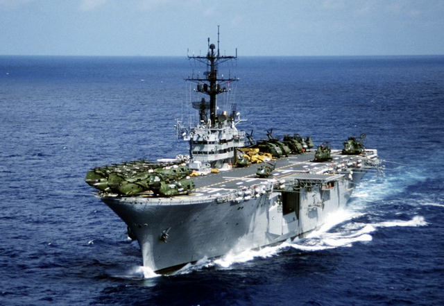 美国环太平洋军演压轴戏码:4万吨巨舰将被击沉,到底秀给谁看?