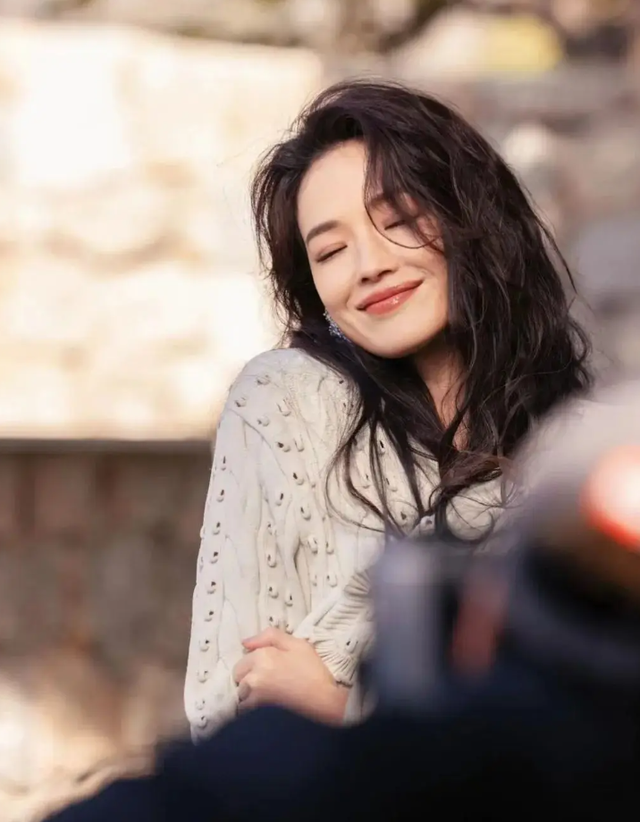 19岁舒淇拍“全裸写真”“三级片”一脱成名，老板亲自上场