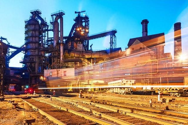 中国重工业，在“十五五”期间的发展趋势、挑战及应对策略