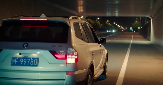 开豪车住豪宅，扒扒《平凡的荣耀》吴恪之年薪，难怪他不舍得辞职