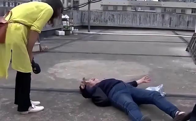 儿子洞房夜，母亲强入婚房，背后究竟隐藏着什么？