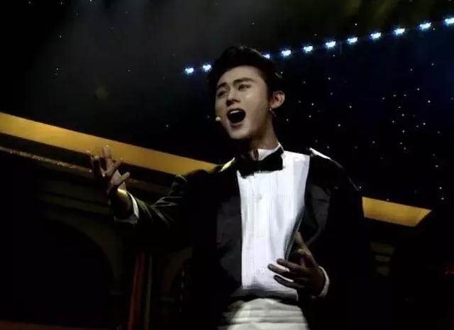 《偶练》人气选手采访现场“发火”了？！他究竟能不能算年少成名