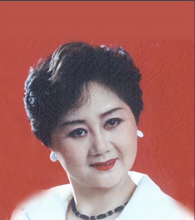 “丑男”王大治，爱过的3个女人一个比一个漂亮，董洁只能算一般