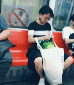 公司新来的女员工不仅身材好，工作能力也强，每次老板出差都带她