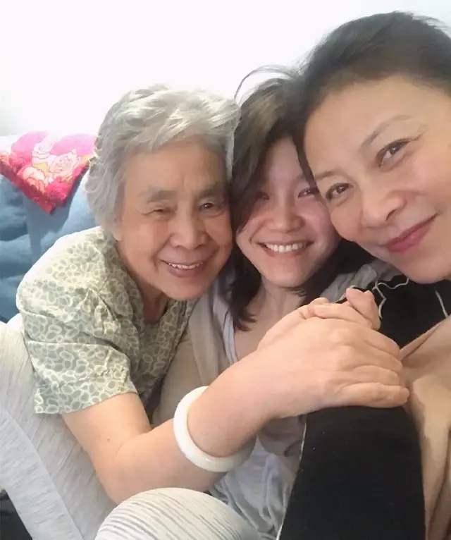 张嘉译力捧她，岳红称亏欠她，这位星二代为啥一直不红？