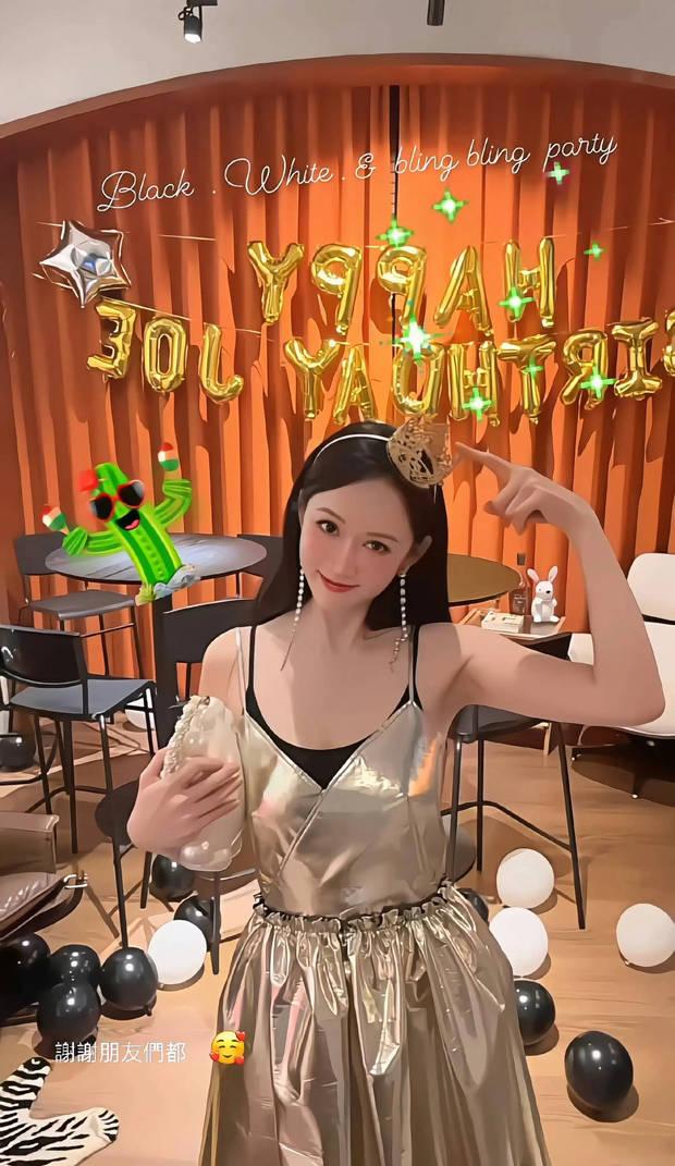 艾伦为陈乔恩办45岁生日派对 二人搂腰亲吻撒狗粮