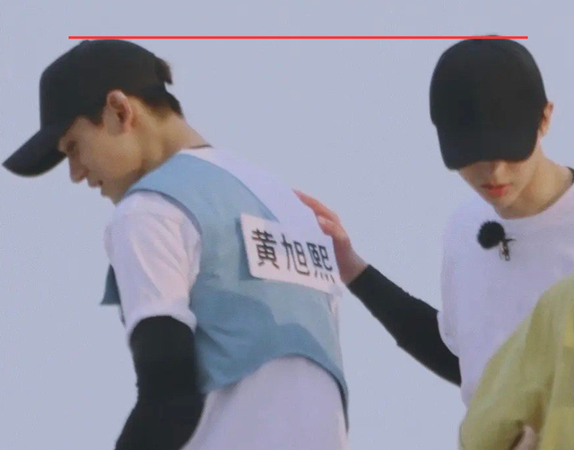 蔡徐坤身高184黄旭熙183,两人跑男首次同框,谁谎报一望而知