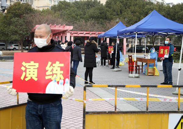 实战模式,真人真检:上海奉贤举办全民核酸检测应急演练