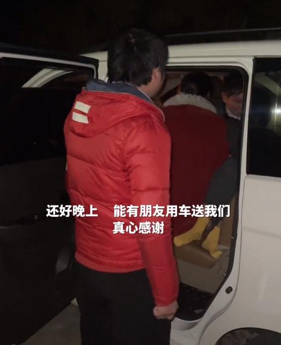 牛爱芳官宣好消息，小春花二胎终于降生，孩子呼吸急促状态不佳