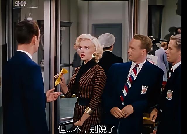 电影《绅士爱美人》：梦露和罗素携手带你领略音乐喜剧的无限魅力