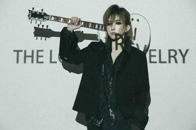 风格突变 刘忻重拾摇滚新扫描孤独