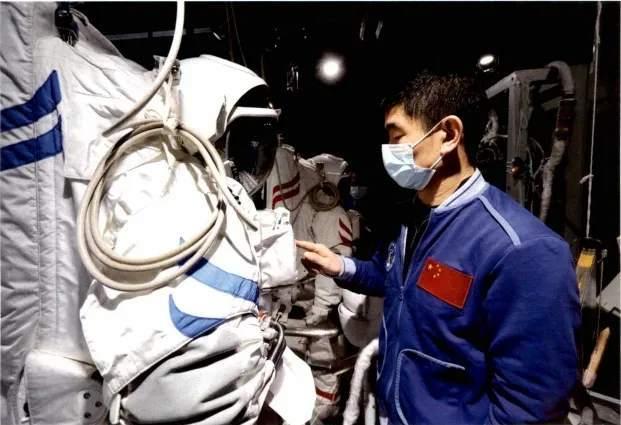 关于舱外航天服，你了解多少？