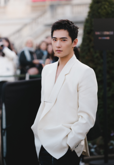 阿阮推文：书评8本女主角非C的经典言情小说《误入浮华》首推