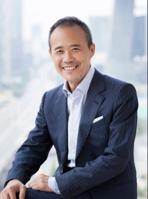 73岁王石把小30岁田朴珺宠成公主，至今夫妻仍甜蜜如初