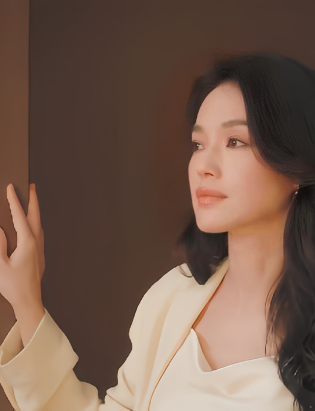 19岁舒淇拍“全裸写真”“三级片”一脱成名，老板亲自上场