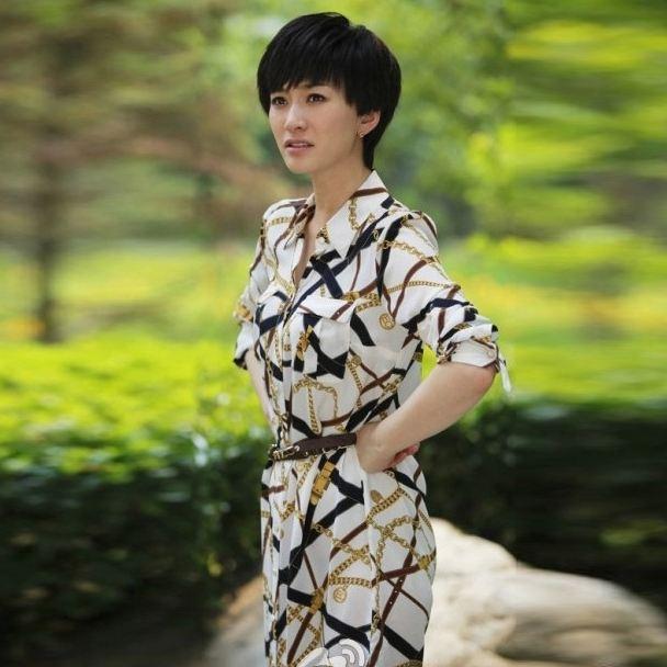 “苦情冷白皮”李小冉出道26年，14部经典窥见：容颜几变？