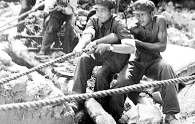 他曾担任河北副省长，1967年受到陈伯达迫害，复出后领导唐山重建