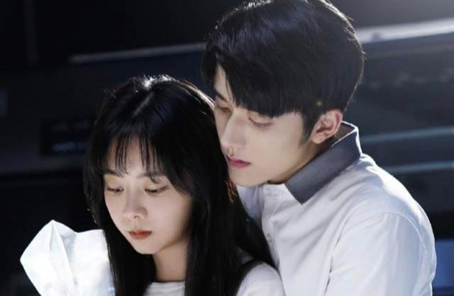 谭松韵男朋友是谁？熊梓淇公开场合特别照顾谭松韵，关系令人猜疑